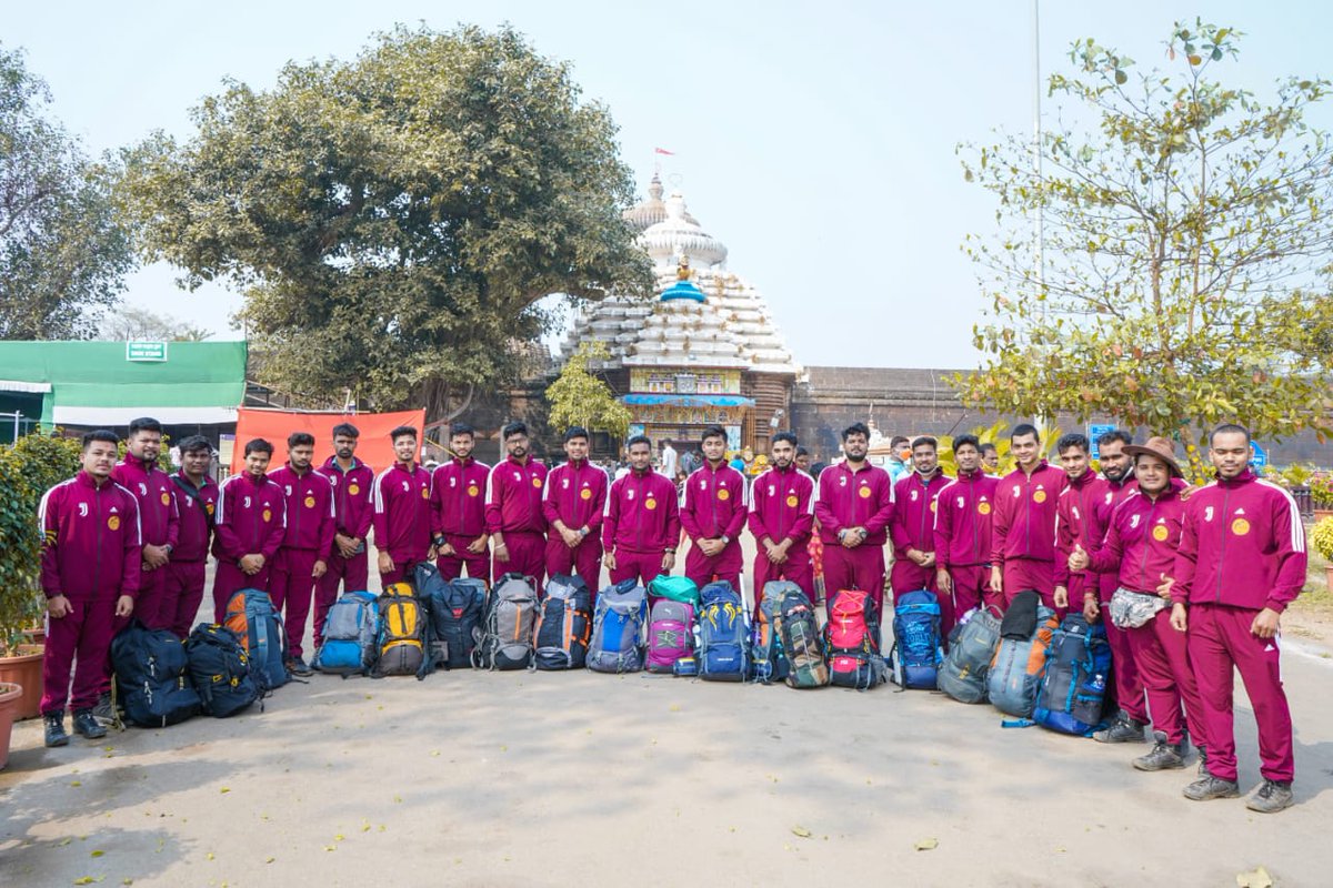 AmanChhatria's tweet photo. Team Kalinga Daredevils.
Dayara Bugyal trekking https://t.co/5vbezxYX1P