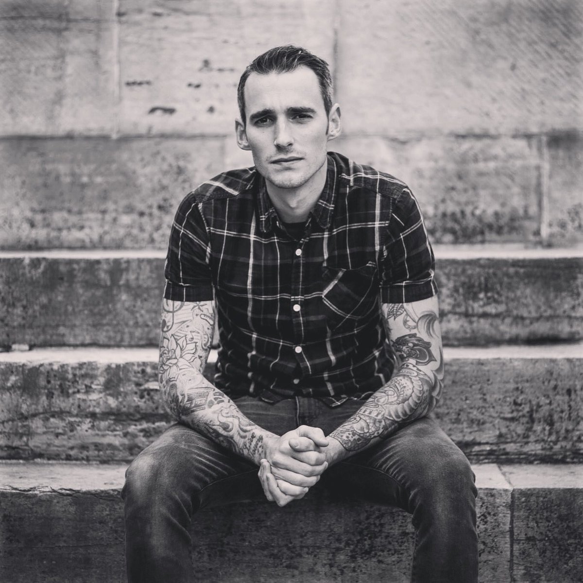 SimWilliamsUK's tweet photo. I’m currently looking for radio stations that’ll give some tracks from the new record a spin. If you know of any college, am, fm, xm stations that you’d think would be down then feel free to shoot me a message! 👍🏼 

Cheers

#Independent #NewMusic #SimWilliams #NewAlbum #radio https://t.co/OgKDjlbsqZ