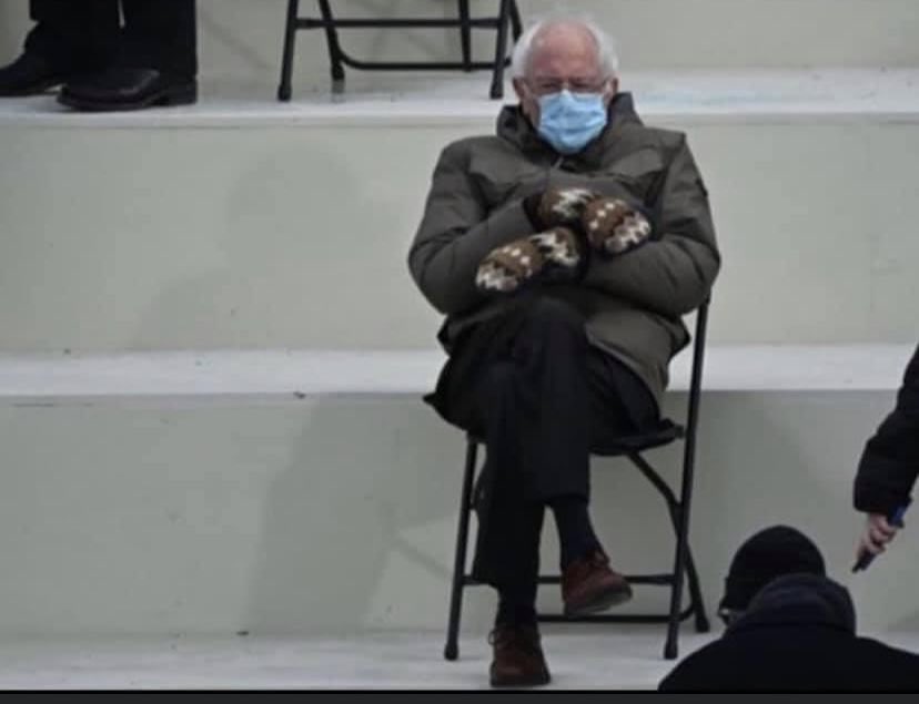 marozap's tweet photo. Can someone have Bernie give his mitts to Tom hanks. https://t.co/wNLXgtTjkN