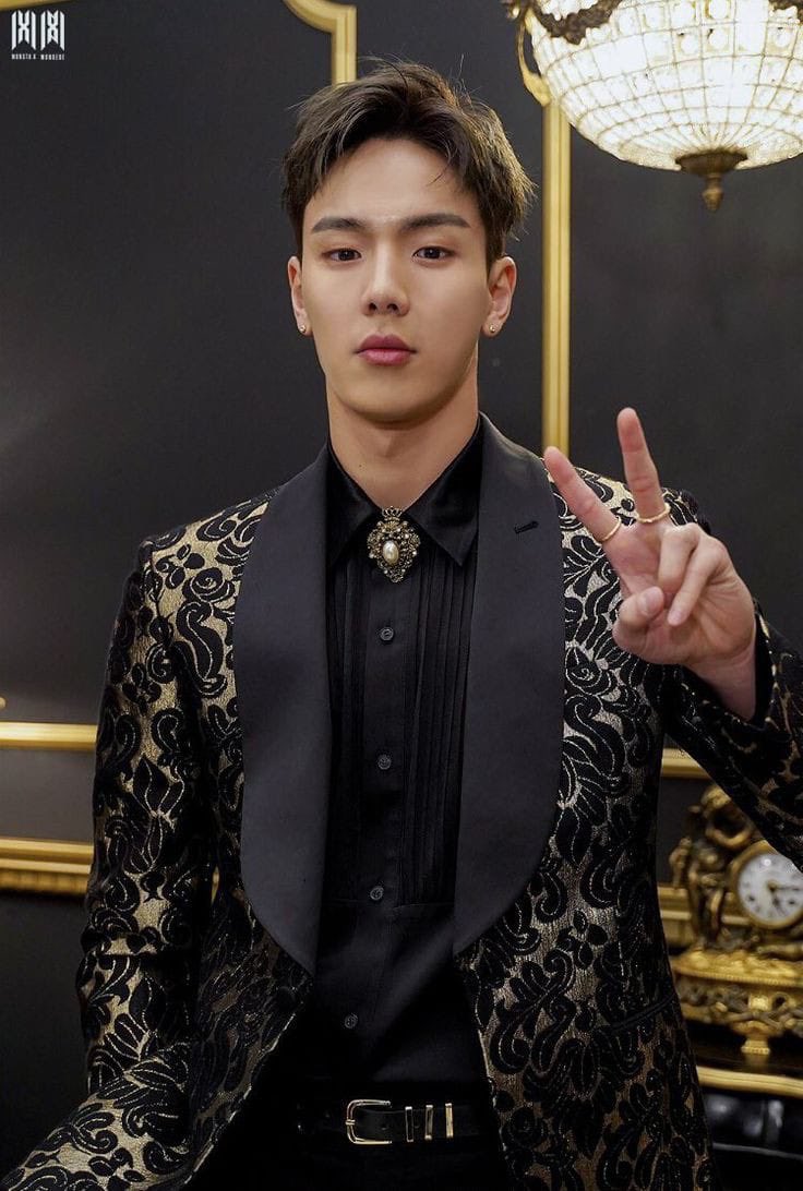 Enero 18
WinterBallRBXX

—En el baile de invierno con su querida esposa <a href="/JakxbLetx/">Jai(kob) Leto A.</a> donde pasó una noche preciosa como cada año.—