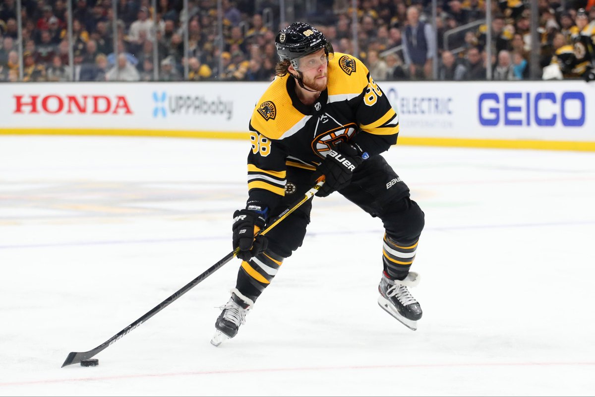 pastrnak (BOS) - rebecca russo (MET)so fast and smooth with the puck that it might piss you off a little bit