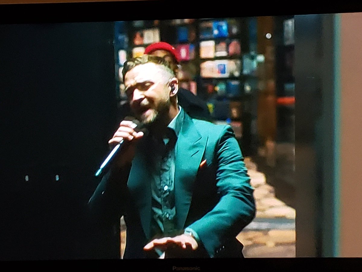 wagalicious's tweet photo. Just when I thought today couldn't get any better...#MrsTimberlake #InaugurationDay @jtimberlake #BetterDays https://t.co/pwVTMevvqH