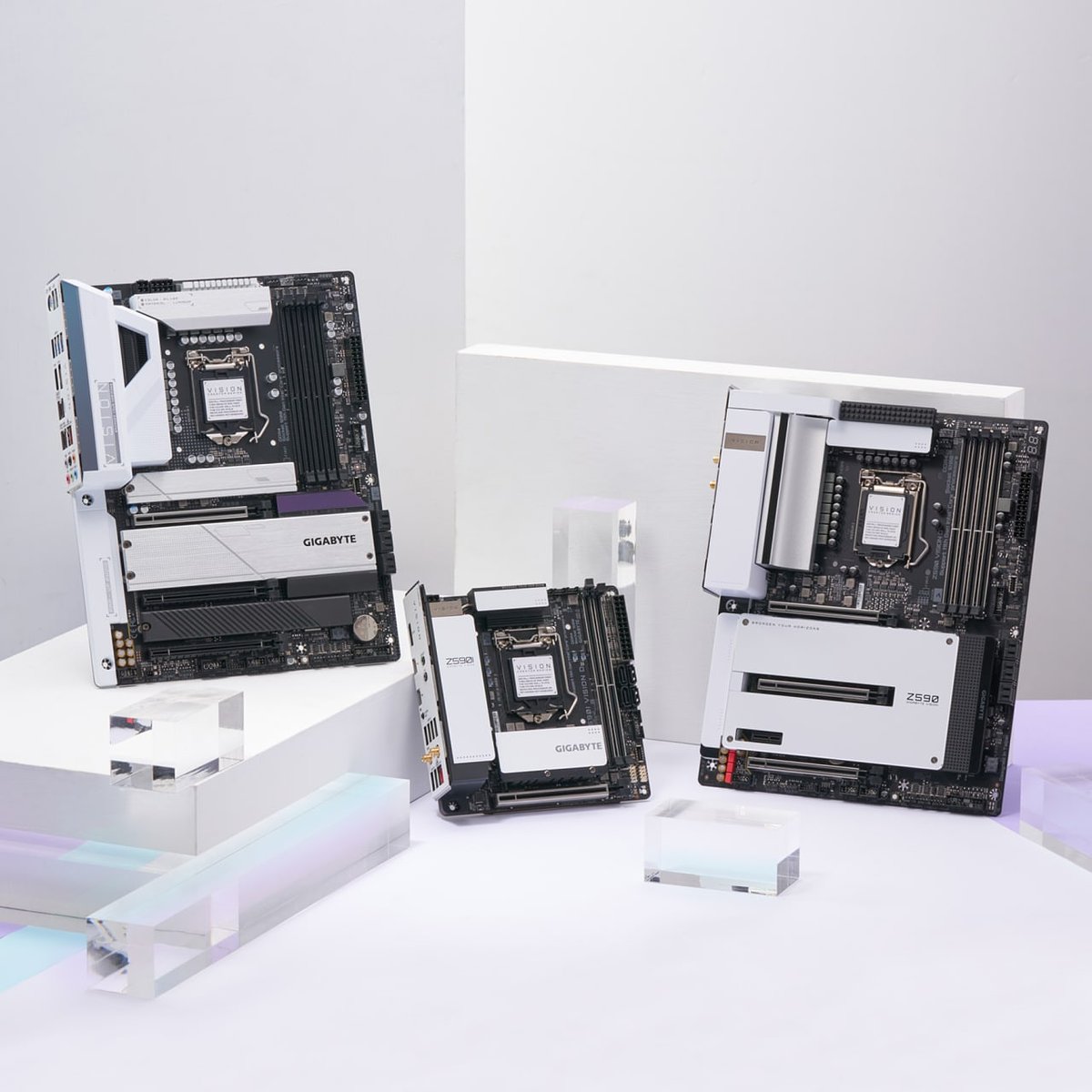 ModMyMods's tweet photo. Two Ds and a G
The new @GIGABYTEUSA Vision Z590 motherboards!
#AORUS #Gigabyte #z590 #Intel #Motherboard #PCHardwre #PCParts #DIY #VISION #TeamUpFightOn #atx #GamingPC #ComputerParts #Hardware #Internals #VISIOND #White #Clean #itx #newproduct #NewRelease https://t.co/RWa9MCObDJ