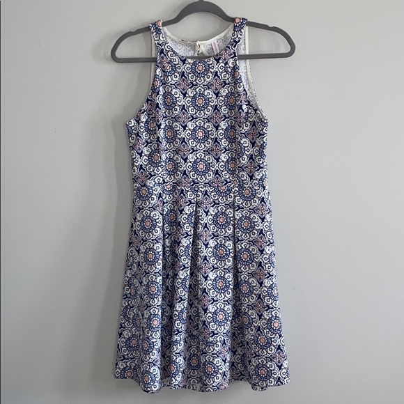 m54529695's tweet photo. So good I had to share! Check out all the items I'm loving on @Poshmarkapp #poshmark #fashion #style #shopmycloset #lclaurenconrad #americaneagleoutfitters #xhilaration: https://t.co/yNQXfqJ5hD https://t.co/L79vt451Xg