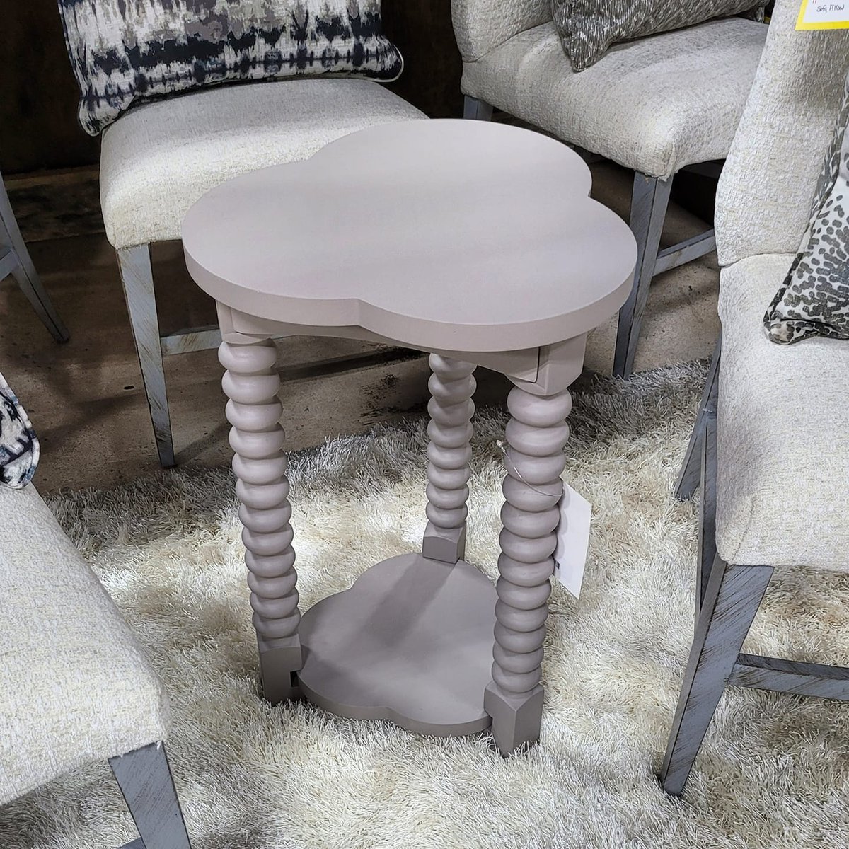 CarolinaSpaces's tweet photo. Elevate your farmhouse style with  these adorable accent tables!  New this week in our boutique at Yorkville Marketplace! 

108 N Congress St, York, SC 29745.

Thursday-Saturday: 10AM-8PM
Sunday-12PM-5PM

#farmhousestyle #accenttable #yorksc #shoplocal #shopsmall #furniturestore https://t.co/XbbNmriruw