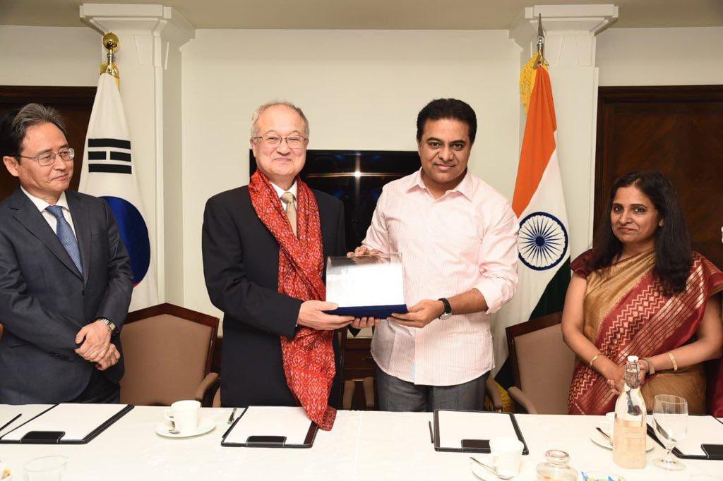 In Financial Year 2019-20, 3074 Industries ( 2725 manufacturing sector + 349 Service sector ) invested ₹40517 Crores which generated an employment of 3,16,229 (7/n) @KTRTRS