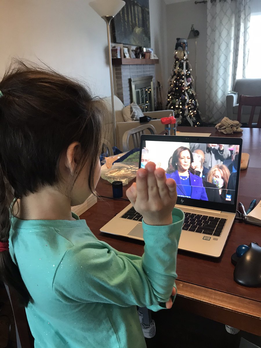 AileaSneller's tweet photo. @KamalaHarris My daughter Ellis, age 7, took the oath along with you today. Thank you for being an inspiration to her and all of us. The future is bright! https://t.co/ACbBryqTNR