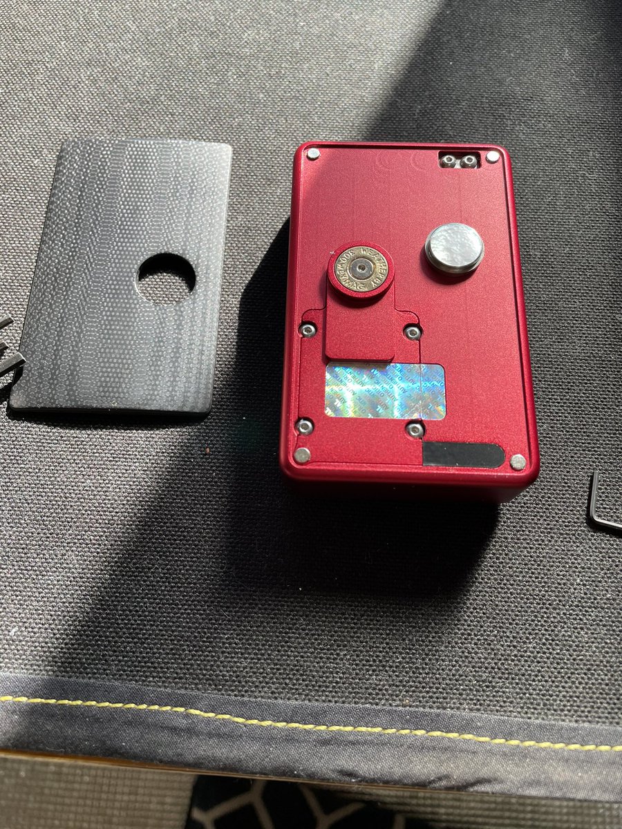 Rook_1968's tweet photo. 着弾開封の儀
ふじっきー@ F.factory
(@TuFuPostman)さんから、
Billet Box用
「Bullet Button(300MAG)」が、届いた〜
カッコよくて凄く気に入りました。
ありがとうござます。
#bulletbutton
#billetbox
#VAPE https://t.co/hJe72SNxrj