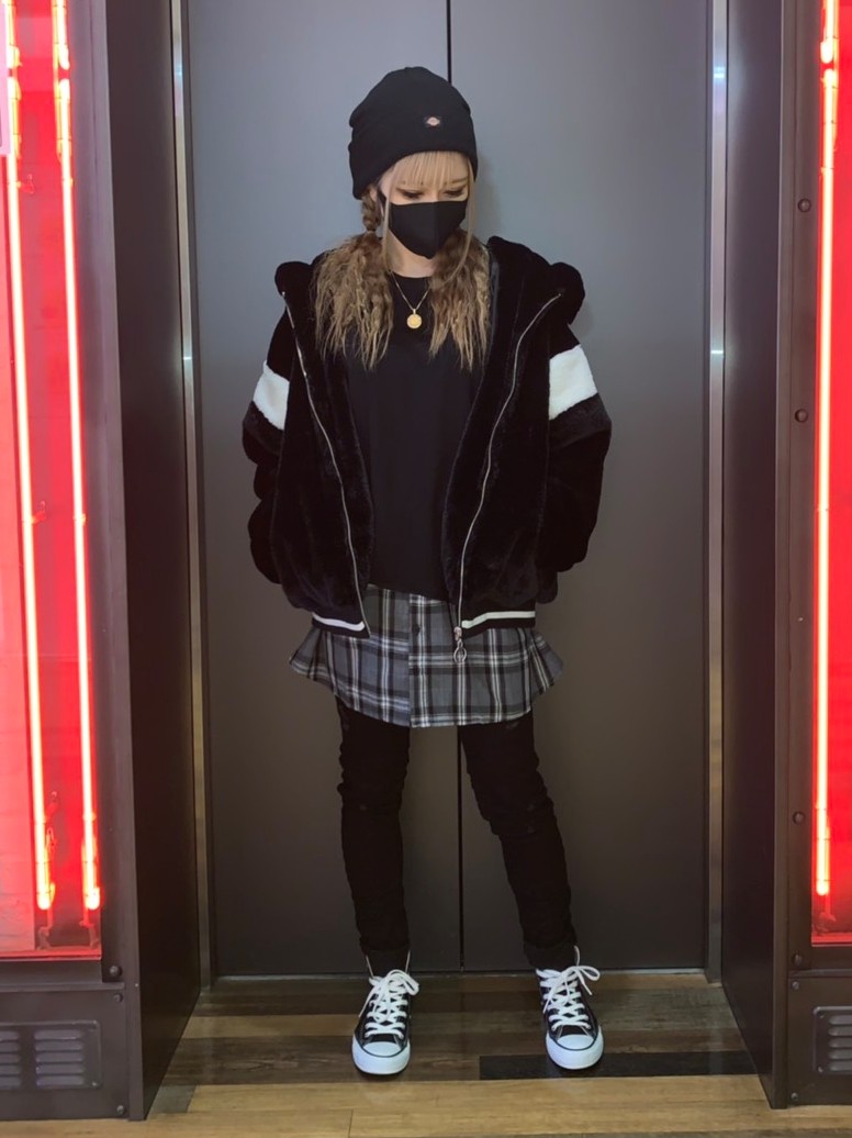WORN_OUT_AGE's tweet photo. 久しぶりに投稿！
これから更新して参ります！　

OUT AGE
フェイクファーブルゾン
残り僅かです！！
ぜひ気になる方はお店またはWebでチェックして下さい！

DANS TOKYO 
web store
https://t.co/n7O2jRaYDz

楽天OUT AGE
https://t.co/0idw5Svo9j

#fashion 
#magnetbyshibuya109
#4pla https://t.co/xs2N5ofxHK