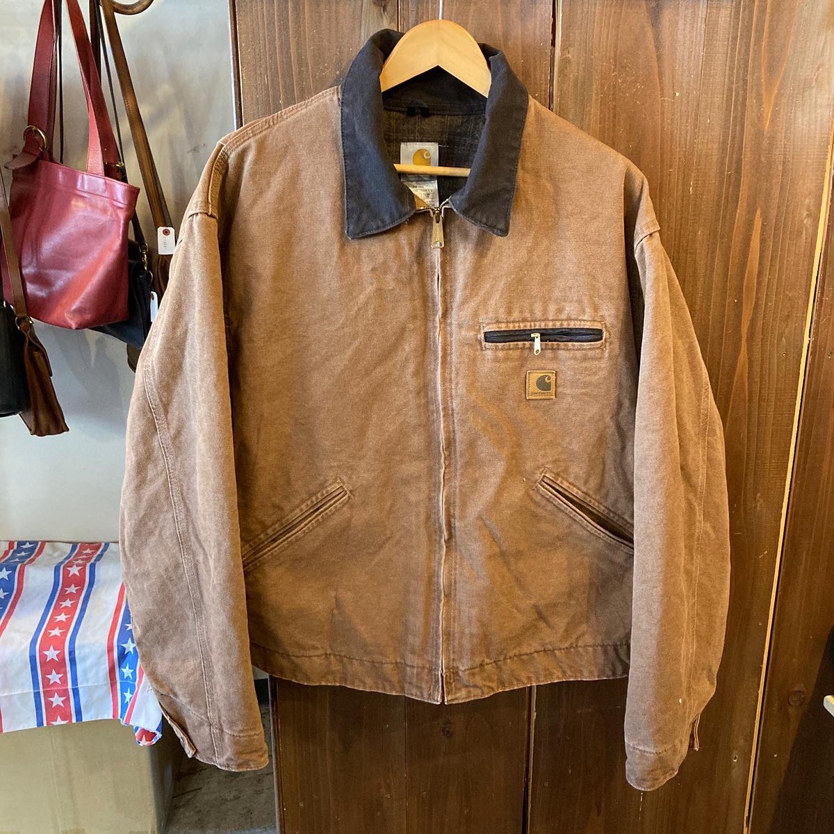 甲府の古着屋sunflower Usa製 Carhartt デトロイトジャケット Size2xl表記 店頭販売のみ 前回の4xlも沢山のお問い合わせ 次回ご要望をいただきましたデトロイトジャケット 今回はusa製の2xl表記です 税込7 990円 甲府 古着屋sunflower 古着