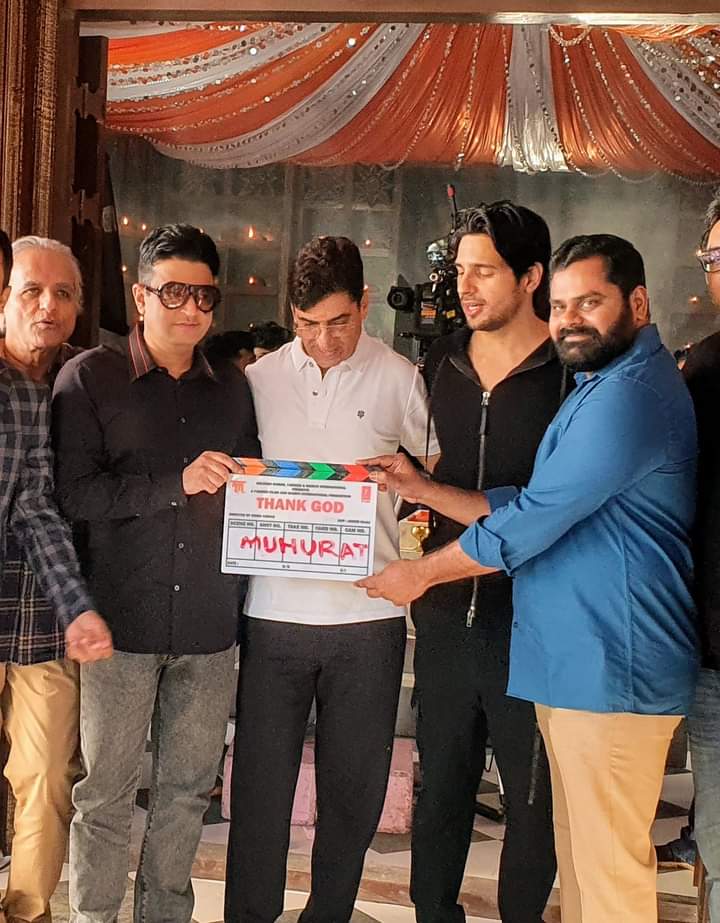 New Pics : #ThankGod Shoot begins Today in Mumbai 🎬🎥

@ajaydevgn @SidMalhotra @Rakulpreet @Indra_kumar_9 #BhushanKumar  #KrishanKumar #AshokThakeria @SunirKheterpal @MunnangiBalu @DeepakMukut @anandpandit63 #MarkandAdhikari #YashShah @TSeries #MarutiInternational