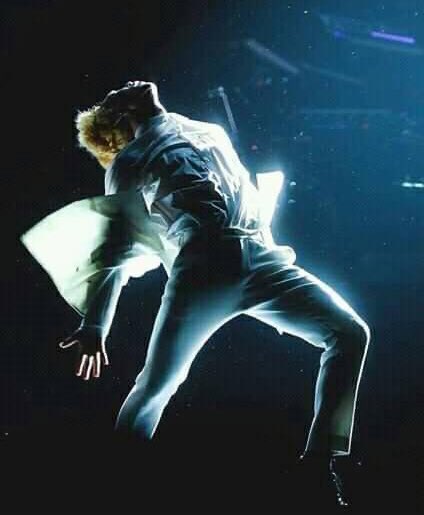 A thread without him dancing wont be complete!  @BTS_twt  #Jimin