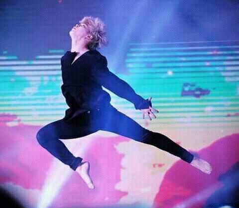A thread without him dancing wont be complete!  @BTS_twt  #Jimin