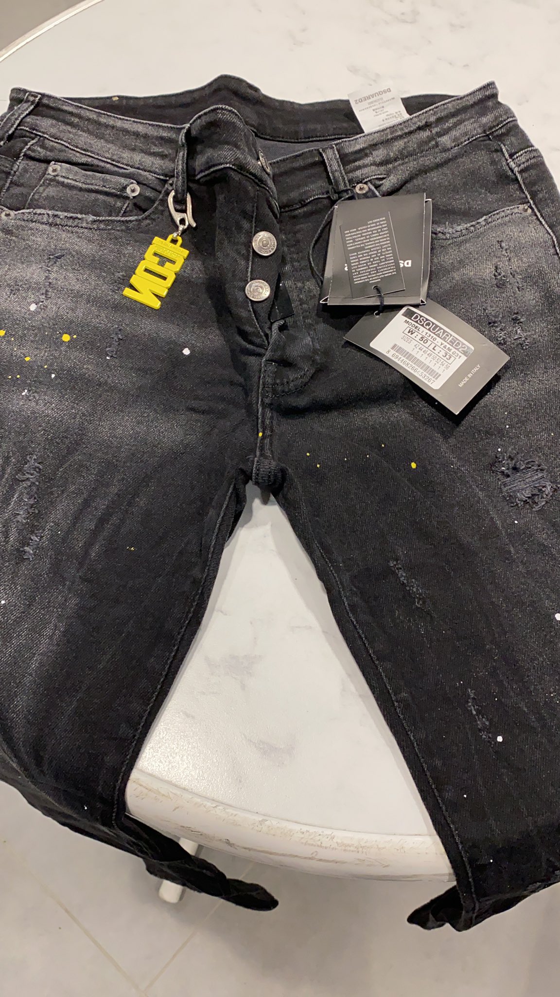 Anti-Counterfeit on Twitter: to know your #fake #dsquared2 jeans has multiple sizes! #fitseveryone Don't be stupid. Don't buy fakes. #CounterfeitingIsACrime https://t.co/83nVSNwDbN" X