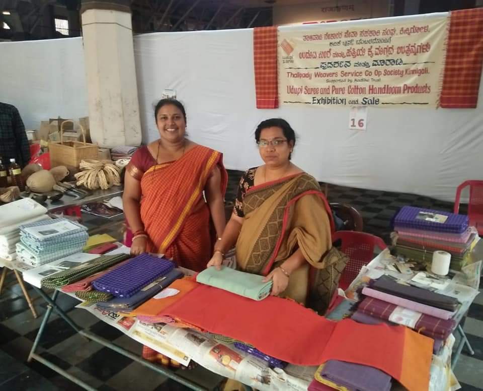 gramasevasangha's tweet photo. Explore the Handmade Exhibition 
till 23rd Feb at Udupi Krishna Mutt, Next to Birla Darmashala.
Many @gramasevasangha likeminded organizations working at gross roots with #Handmaking people wre really hit by the #Corona pandemic economic crisis. 1/2 https://t.co/FU0VRnmNV6