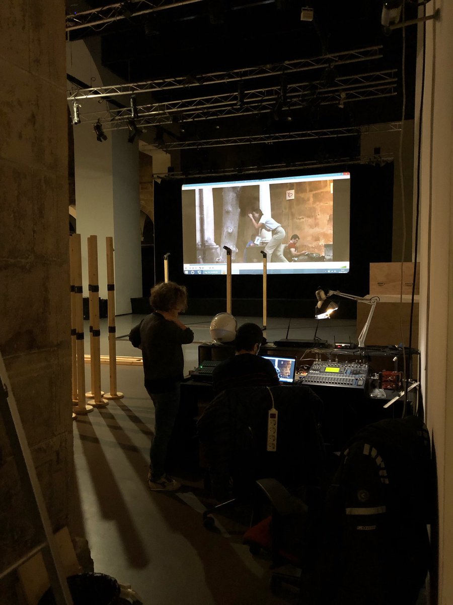 Just avui fa 2 anys, estàvem de muntatge al centre @artssantamonica, a punt d’estrenar #transitarDiba <a href="/educaciocat/">Educació</a> 
Una gran experiència i un munt d’aprenentatges
Un projecte que segueix viu