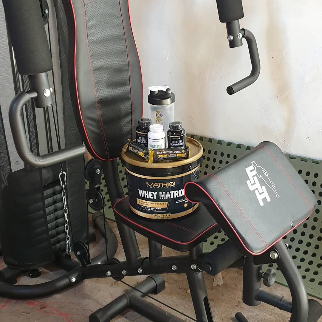 Home gym and the ultimate protein stack 💪
What more do you need?😊

📸IG: @bruxiehome

#RuleYourGoals #MatrixNutrition #Protein #homegym