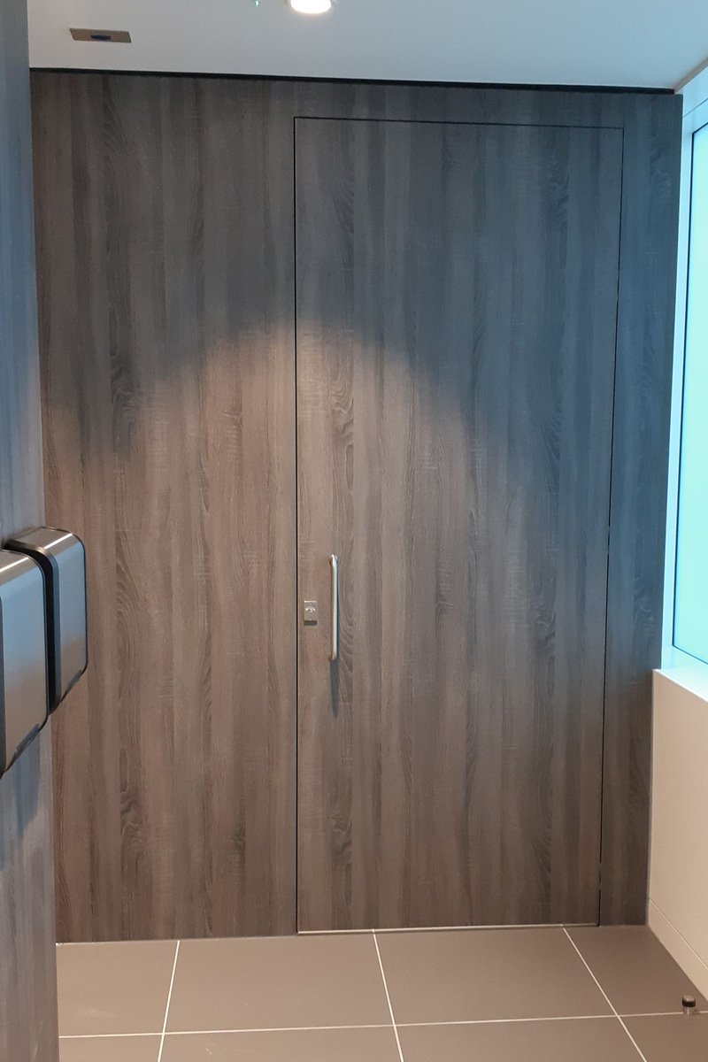 BGN_BOARDSCOLTD's tweet photo. Another quality job using Polyrey C130 Chene Topia Extramatt Finish laminate. Supplied by ourselves in bonded board form then manufactured by our customer to their end clients requirements for a Canary Wharf project #polyrey #Sanitised https://t.co/8kExjCUIo4