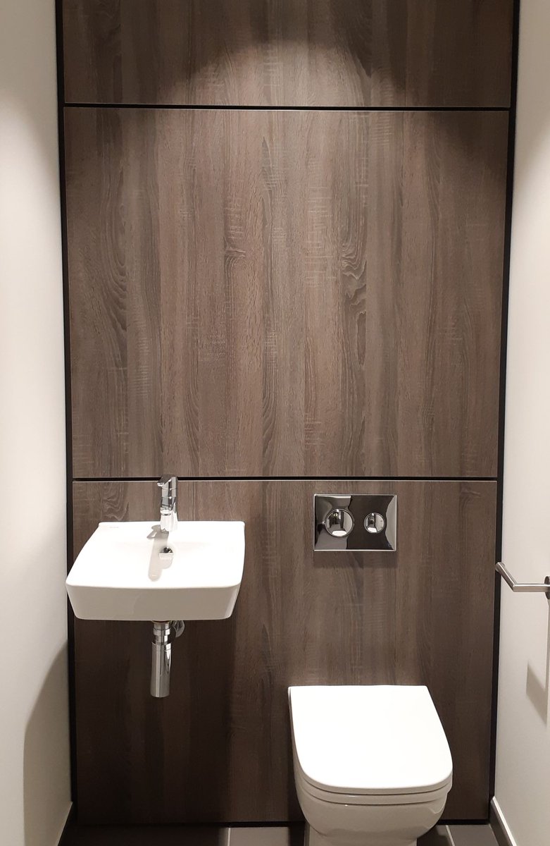 BGN_BOARDSCOLTD's tweet photo. Another quality job using Polyrey C130 Chene Topia Extramatt Finish laminate. Supplied by ourselves in bonded board form then manufactured by our customer to their end clients requirements for a Canary Wharf project #polyrey #Sanitised https://t.co/8kExjCUIo4
