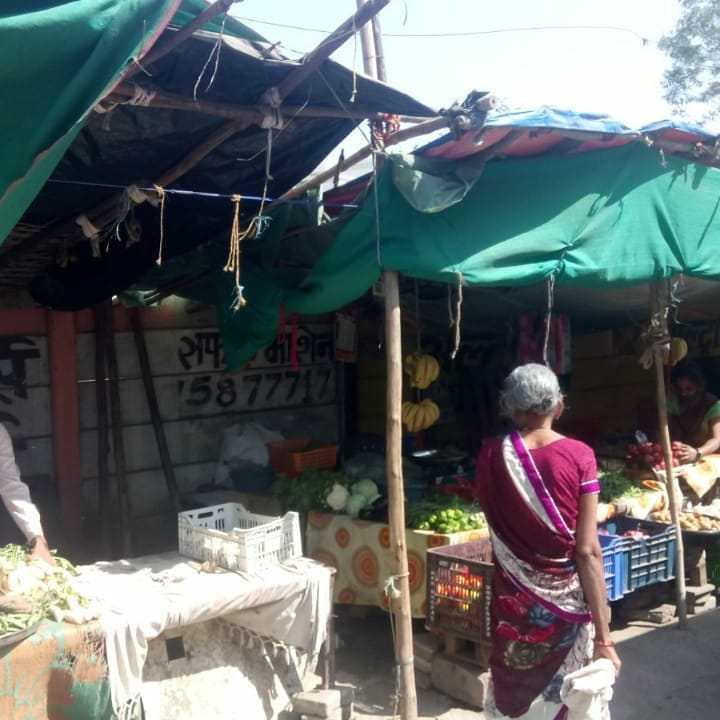 ngpnmc's tweet photo. #NMC has conducted #AntiEnchroachment drive near Chinchbhavan and on Pardi Road.
#NMCatWork #Clearingfootpaths
@radhakrishnan11 @NmcZone8 @NmcZone4 https://t.co/RJi7UXBtyb