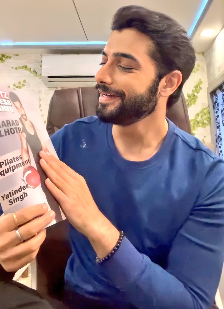 Jeonshivaniii's tweet photo. Go n check out the new IG Post of sharad's 1st cover page on SPORTZ BUSINESS INSIGHTS... Shower ua love ❤
On him 
All the way success to you Mr. Malhotra

#SharadMalhotra #Coverpage #Sportzbusinessinsights #newIGpost 
#ProudSMian #ProudMe 🤭🖤 https://t.co/rs2ttNhJjn