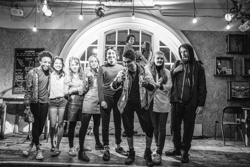 A gang of #squirrels🐿️ takes over a human picnic in Regent's Park
'Take Everything' written by Raphael Ruiz
presented by <a href="/bewildertheatre/">be•wilder</a>
starring <a href="/sevfletch/">Severine Simone</a> @HaddoHarro <a href="/LaraAlier/">Lara Alier</a> @DominicDebarto1 @MirandaShamiso <a href="/raphaelruiz_8/">Raphael Ruiz</a> Suki PK

<a href="/battersea_arts/">BatterseaArtsCentre</a> #SquirrelAppreciationDay