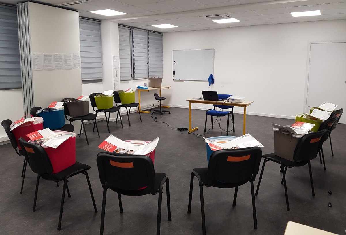 VisuelLSF_PDL's tweet photo. Notre 2ème session intensive a commencé: Bienvenue à tous les apprenants!!!#formation #langue #apprentissage #accessibilité #découverte #stagevacances #stage #communication #metierdavenir #centredeformation #angers #paysdelaloire #languedessignes #LSF #apprendrelalsf https://t.co/hEV9sXdECx