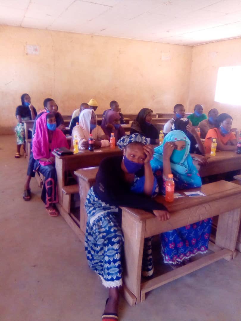 usgalumnicmr's tweet photo. A Youth4Peace workshop participant sensitized children of primary school going age in Ngaoundere on hate speech and fake news in a local language #Fulfulde. 

#USGAlumni4Peace
#HealWithNews
#NoSpoilTok
#InfoPasIntox
#Share2Build https://t.co/JZyRsghfiF