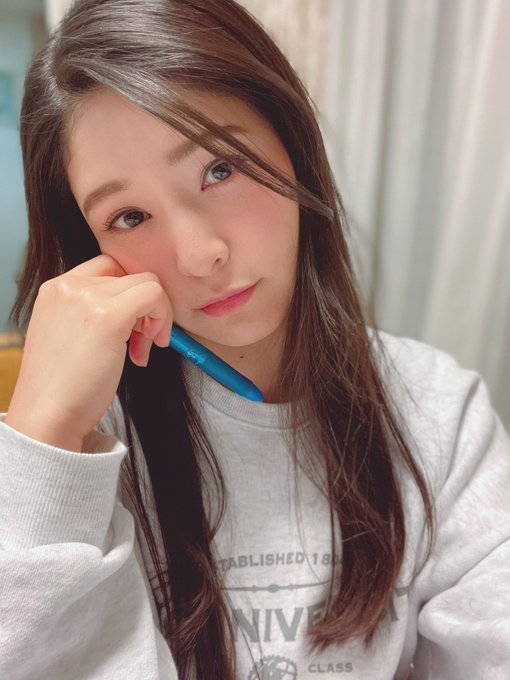 勉強するの&hellip;嫌いな自分が嫌いだ😑  めぐりのやる気スイッチ👉誰か押して〜👉👉👉👉👉 https://t.co/Epls4s2fMP