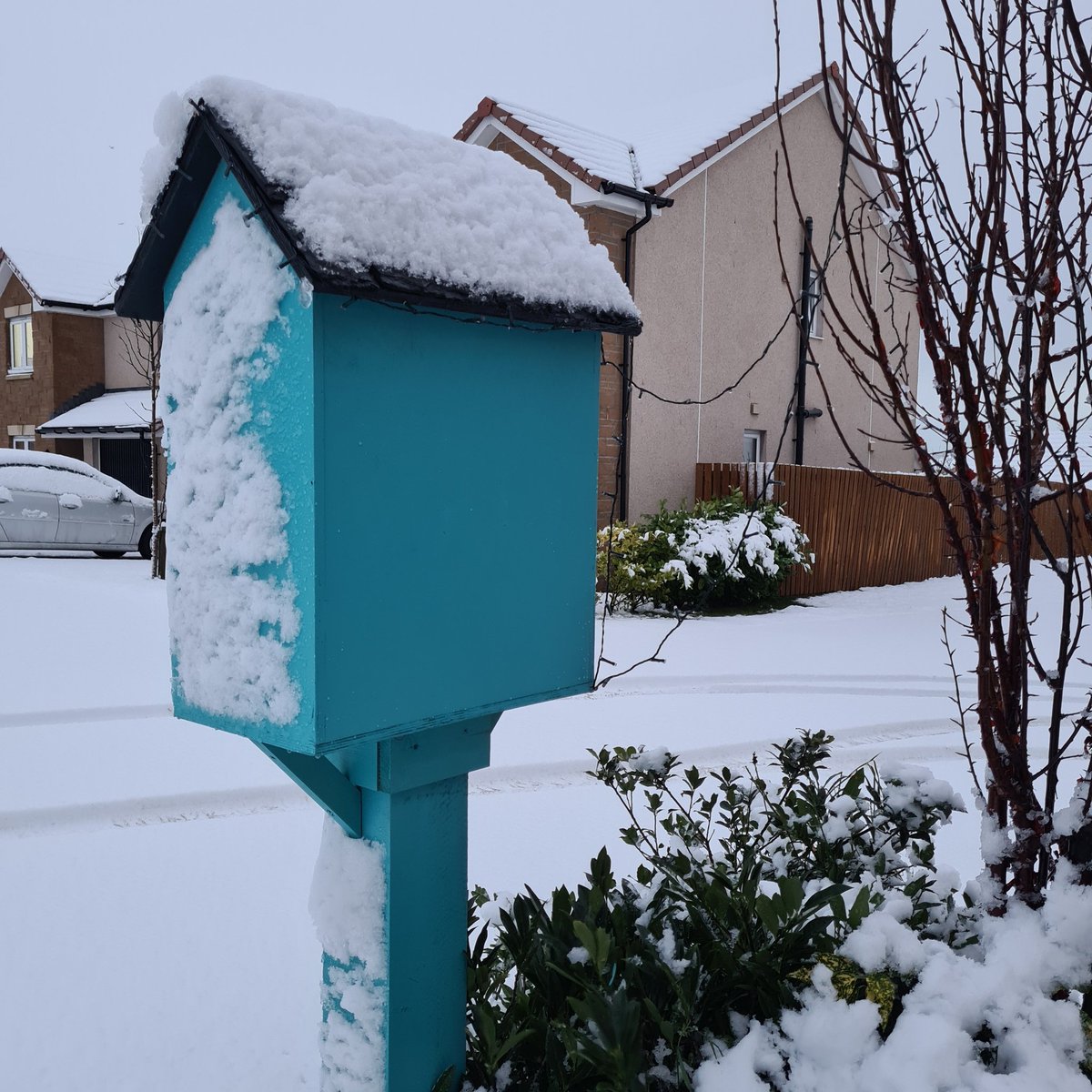 Hello from a very snowy book house in Dunfermline 💙📚🏡☃️

#LittleFreeLibrary #LittleFreeLibraryUK #LittleBookHouseFife #Dunfermline #ShineOnFife #UnitedByBooks #CommunityLibrary #IBelieveInBookFairies #PoweredByBookFairies #ShareTheLoveOfReading #VisitFife #DiscoverFife