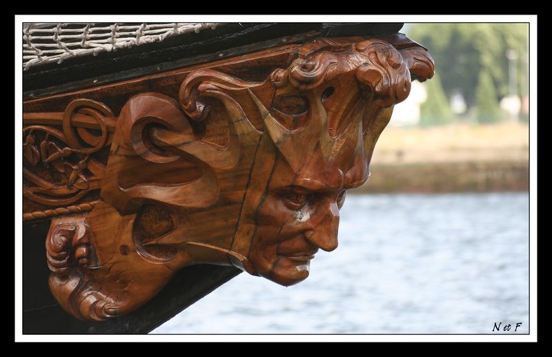 Le fait est que le président n'est rien de plus qu'une figure de proue pour les banquiers centraux et les sociétés transnationales (qui sont elles-mêmes contrôlées par la haute franc-maçonnerie ecclésiastique) qui contrôlent vraiment ce pays.