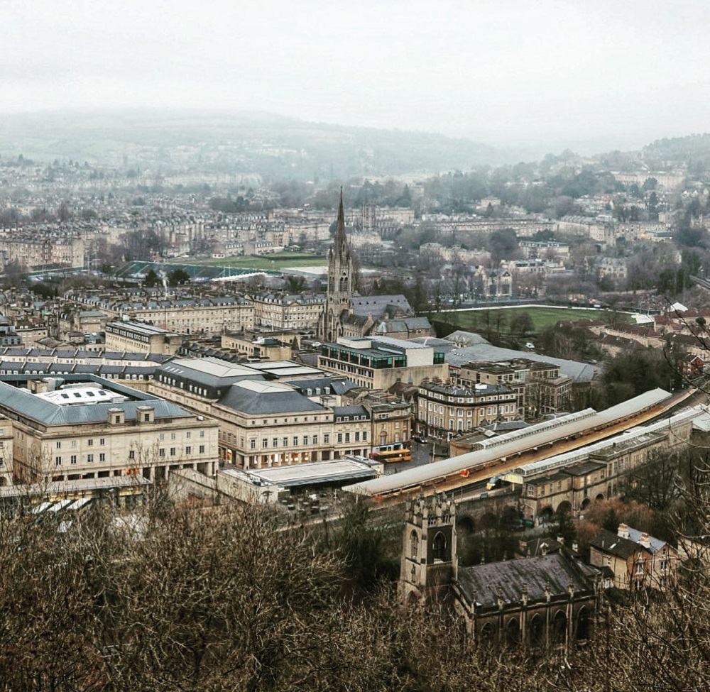 VisitBath's tweet photo. Grey and murky has been the order of the week in terms of weather, but the view from Alexandra Park is still a stunner! 🌧️😍
📷 Ian (@dark_grey_sky on Instagram) https://t.co/dVXAYMy7DP