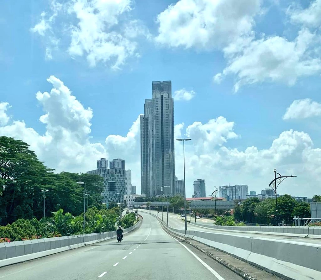 ezadhfizy_'s tweet photo. MCO 2.0 extended and good news is, all F&B are allowed to open until 10pm.. such a relieved!! 🧘🏼♂️🥴
#staysafe #missingtheoutsideworld https://t.co/I89rSWWrFP