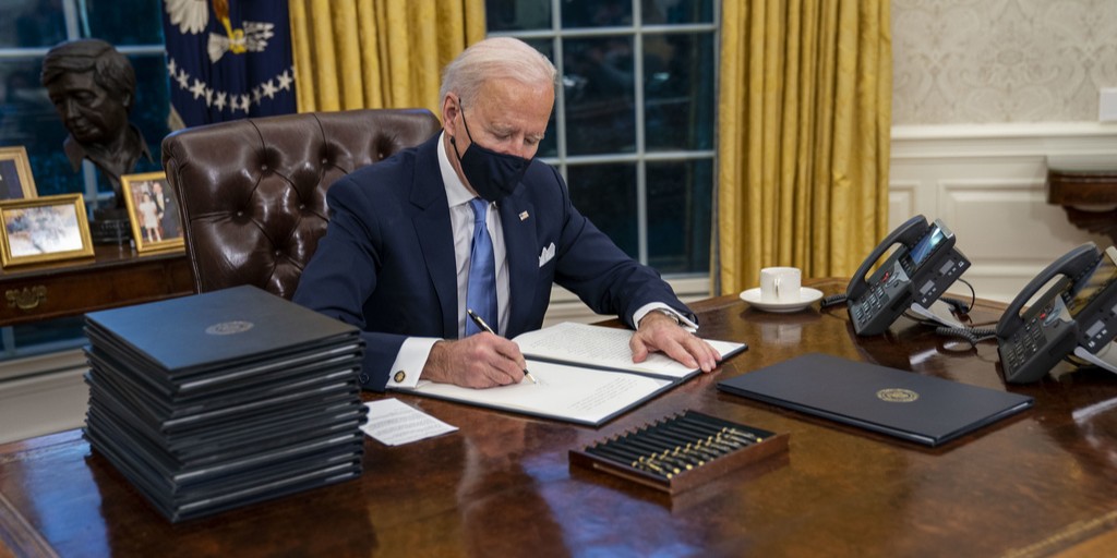s_sommaruga's tweet photo. Great news for the climate: the U.S. is back into the #ParisAgreement! @JoeBiden #ParisclimateAgreement https://t.co/17YvsSjj9d