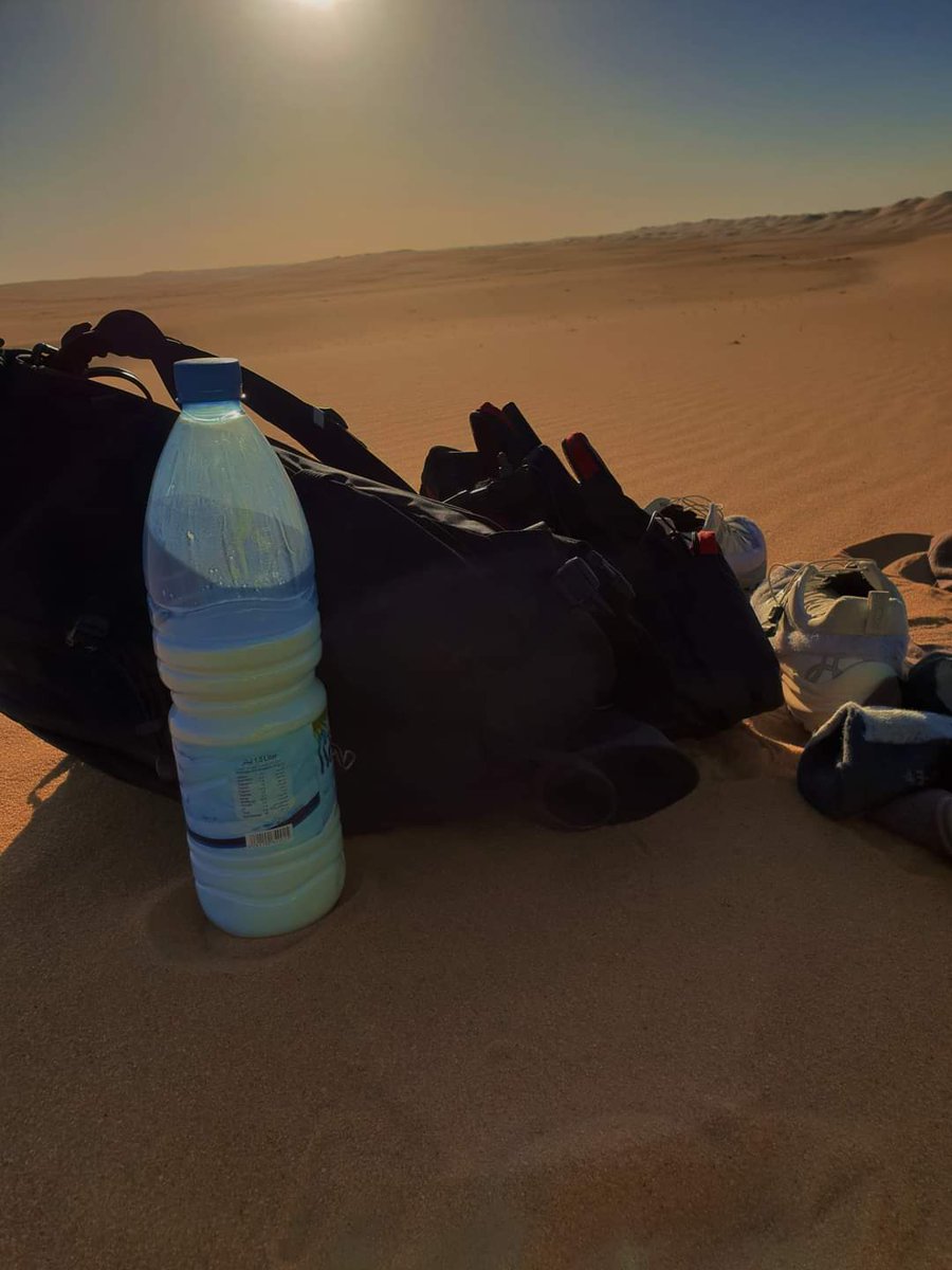 maxcalderan's tweet photo. EMPTY QUARTER EXPLORATION 2020
1ST ANNIVERSARY. DAY 6
Vuoto totale.
Rub Al Khali sei la cosa più assurda e allo stesso tempo reale che abbia mai vissuto in vita mia.
L'origine dell'essere umano su questa terra.
#calderanline #emptyquarter2020 https://t.co/hTlyirvCqt