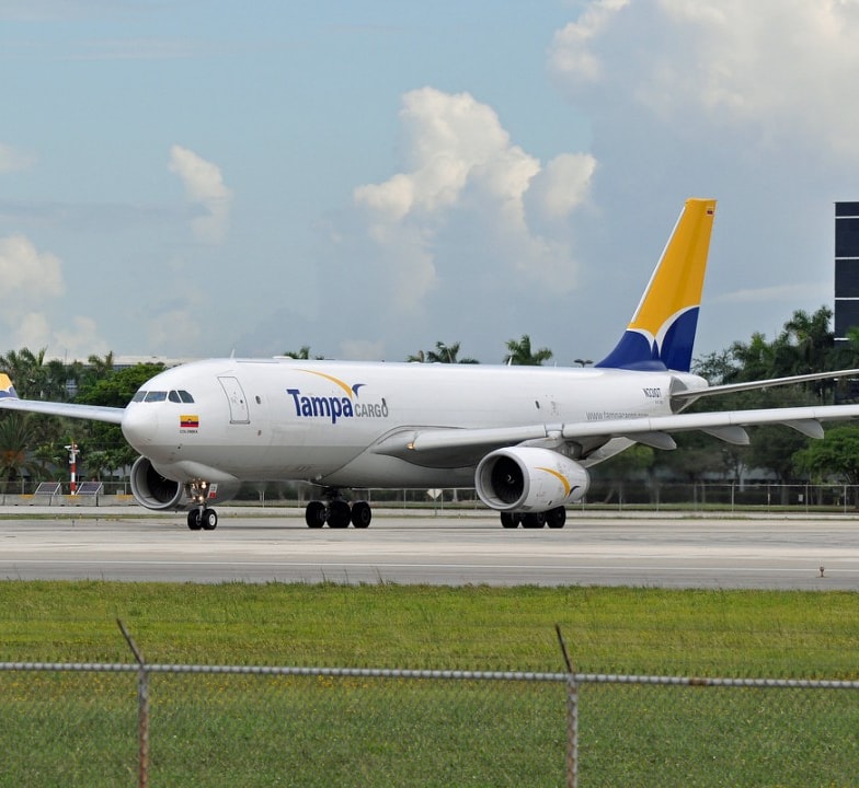 jmlesavions's tweet photo. Le petit avion du jour. Plane of the day.
#n331qt #a330 #a330200f #airbus330 #tampa #miami #florida #avgeeks #aviation #aviationphotography #planespotting #planespotters #aviationdaily #AvGeek #backin2014 https://t.co/QxcrTwvOcE