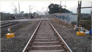 . @RailMinIndia Hot Axle Box Detection System will prevent any enroute failure of rolling stock, which if happens, leads to disruption of traffic & loss of punctuality of trains. Once a high temperature is detected, the particular wagon/coach will be detached at nearest station