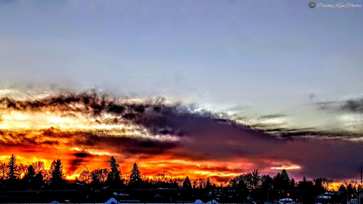 keen_princess's tweet photo. Muscles better, overall I could be too, just meh with a mindful of a mindful 😕. Anyway photos from walk after work last Tuesday, played with some things I've been learning about.#photography #photographylovers #photopop #sky #sunset #clouds #naturesbeauty 
Cloud Stalker https://t.co/0JWI2SbKy5