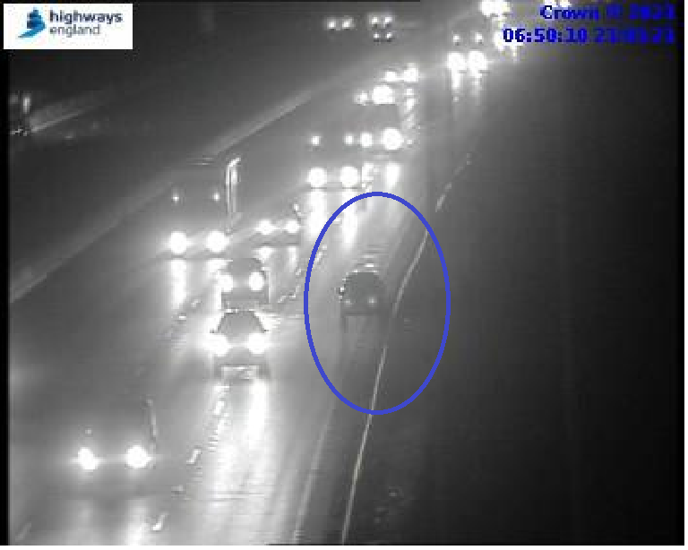 HighwaysEAST's tweet photo. ⚠️New Incident ⚠️
#M25 CLKW Junc25 towards Junc26 Lane 1 is closed using ❌due to a broken down stranded car, traffic officers enroute.
#DoNotUseClosedLane
@EssexPoliceUK
#WalthamCross #HoneyLane https://t.co/gCZaHklSRn