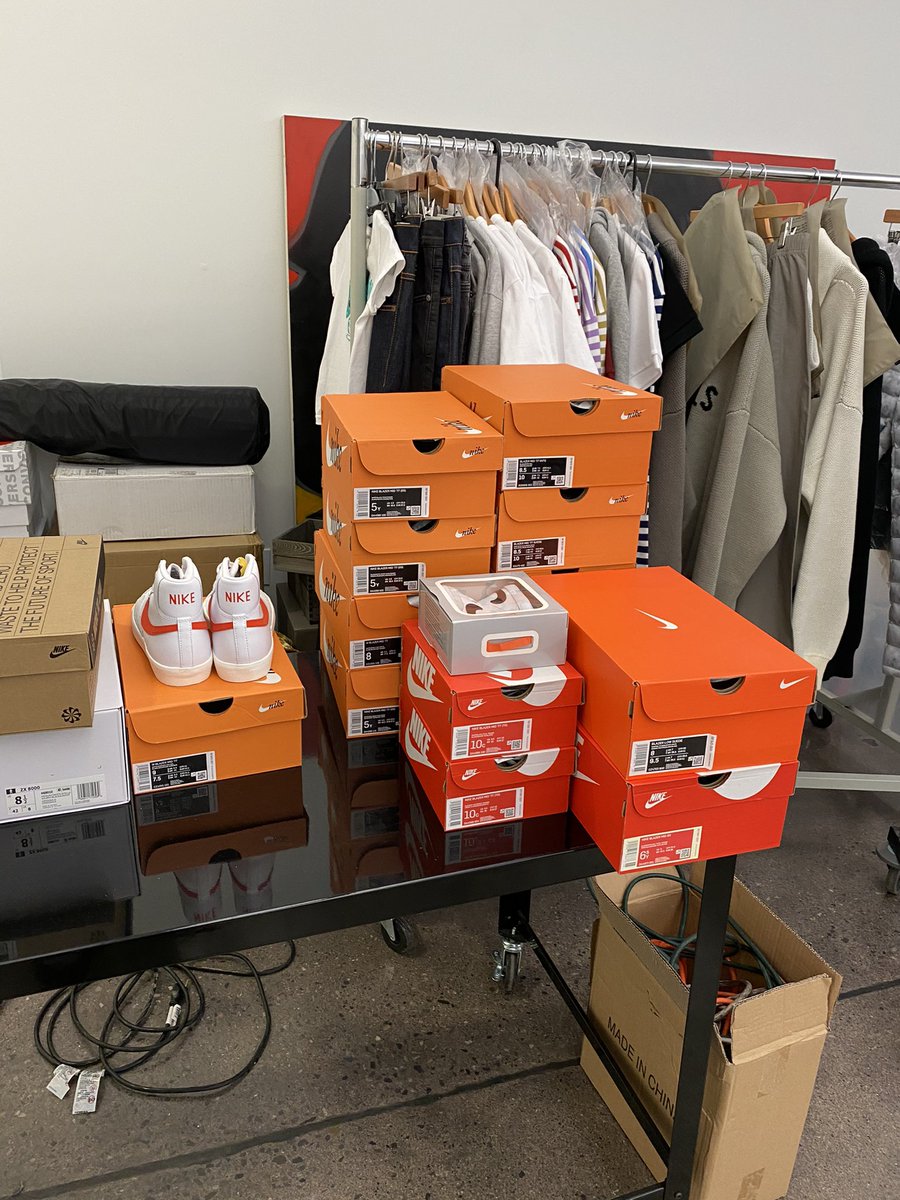 MasonMae's tweet image. My boss told me to come up with an idea to shoot all these Blazers. I went with the most natural answer