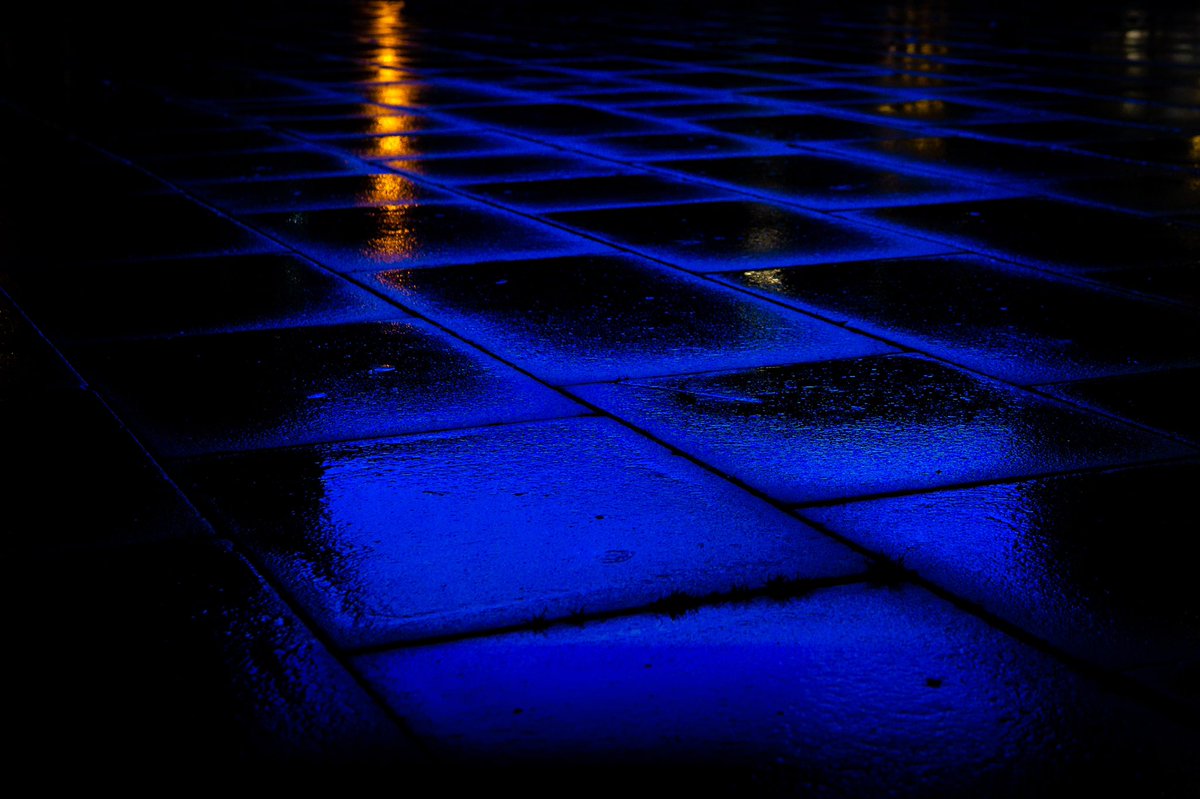 GildedBones's tweet photo. Playing with abstraction and textures/surfaces, which I’m enjoying. Abergavenny and Swansea in the rain #streetphotography #urbanphotography #urban_capture #street_shots #streetart #street_love #abstract_photography #raindrops #abstractphotography https://t.co/pwPfZb8fzU