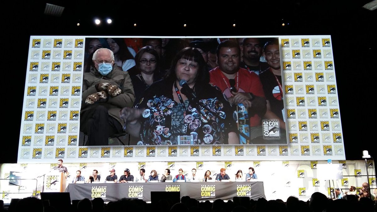 button__lady's tweet image. #buttonlady @button__lady #sdcc #hallh #hallhline