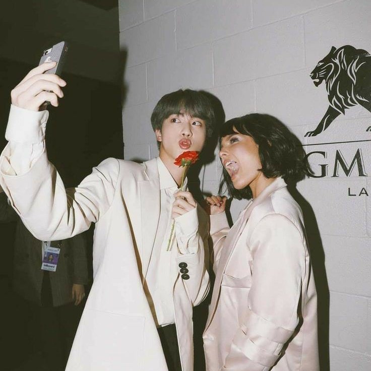 ughoonsol's tweet photo. #halsey as #seokjin and seokjin as halsey ; tread ; https://t.co/zqdngCcMVD
