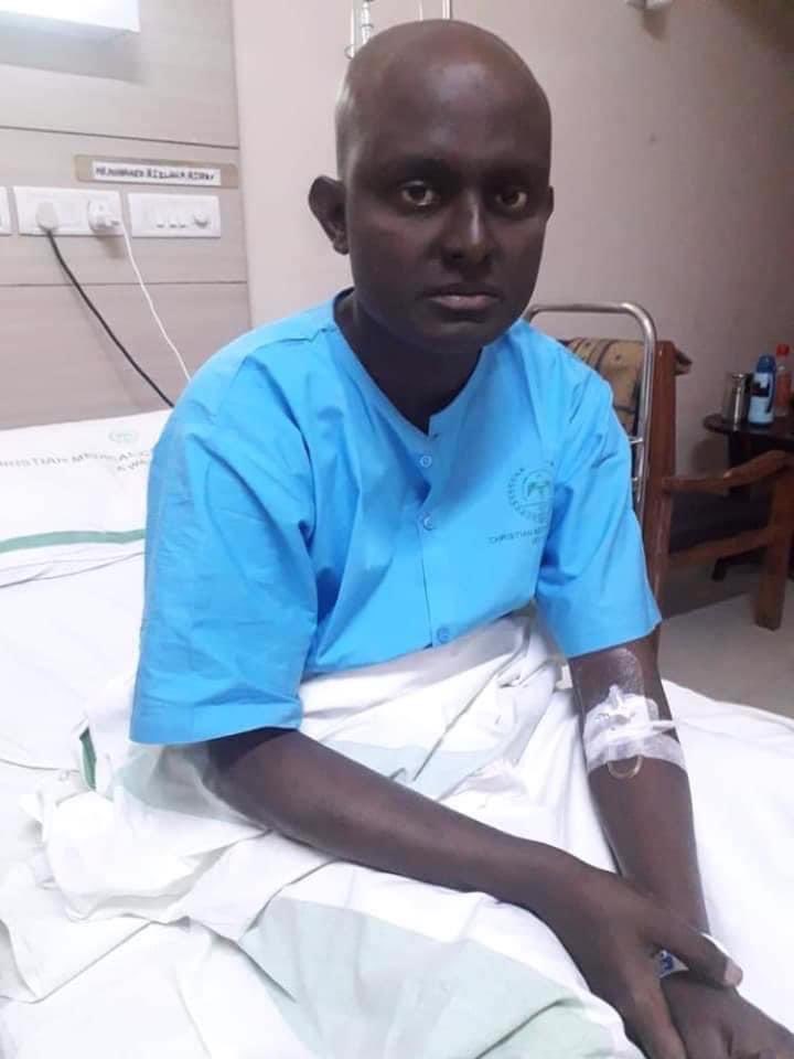 RamalanEisa's tweet photo. URGENT APPEAL

M.R.M.Rizlan 29 years old (Father of two)  Physics teacher of Al-Akeel Kotiyakumbura, underwent a bone marrow surgery last month. Unfortunately, it was unsuccessful and another surgery is to be done immediately for which he seeks your aid. https://t.co/TiZXdPoJ3B