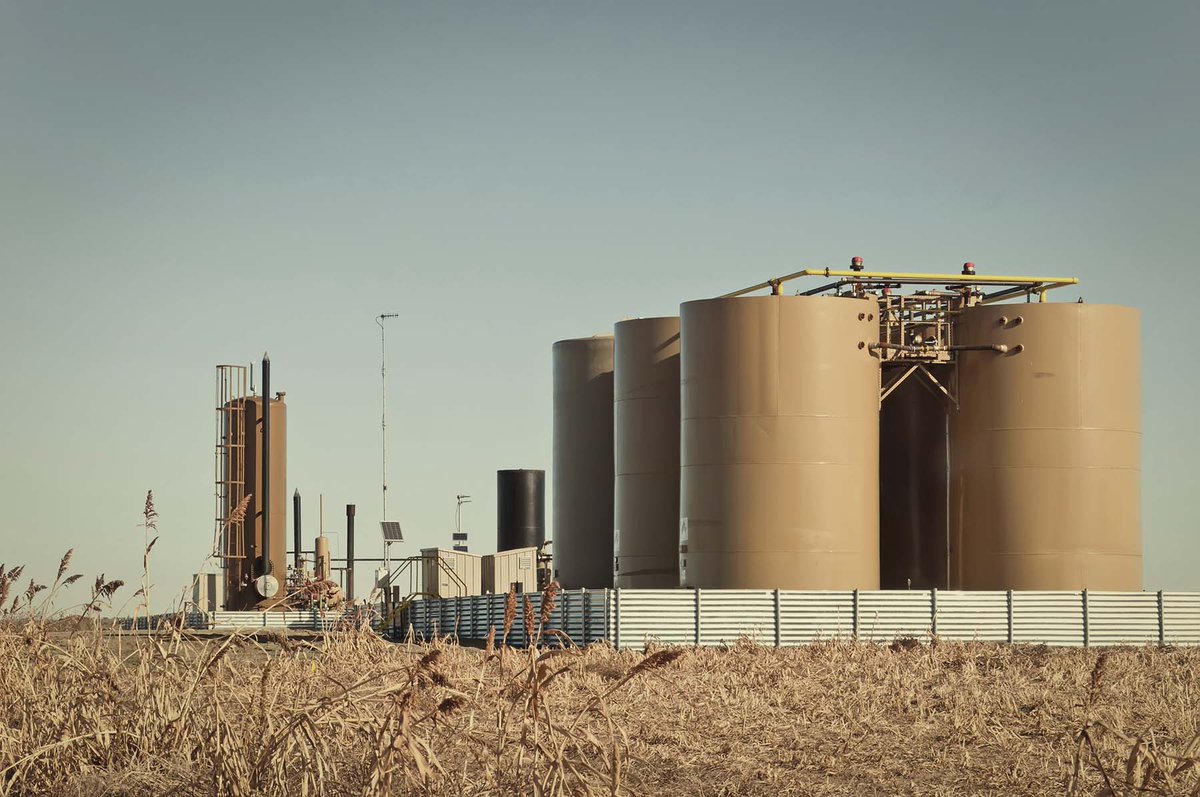 r_jacobs87's tweet photo. Produced #water is an essential part of #oil production, with usage as high as 10 barrels of produced water for every barrel of produced oil. Managing that much water while remaining profitable starts with the right process #instrumentation. https://t.co/WHSUvMvwiZ https://t.co/6u3CU3yG4H