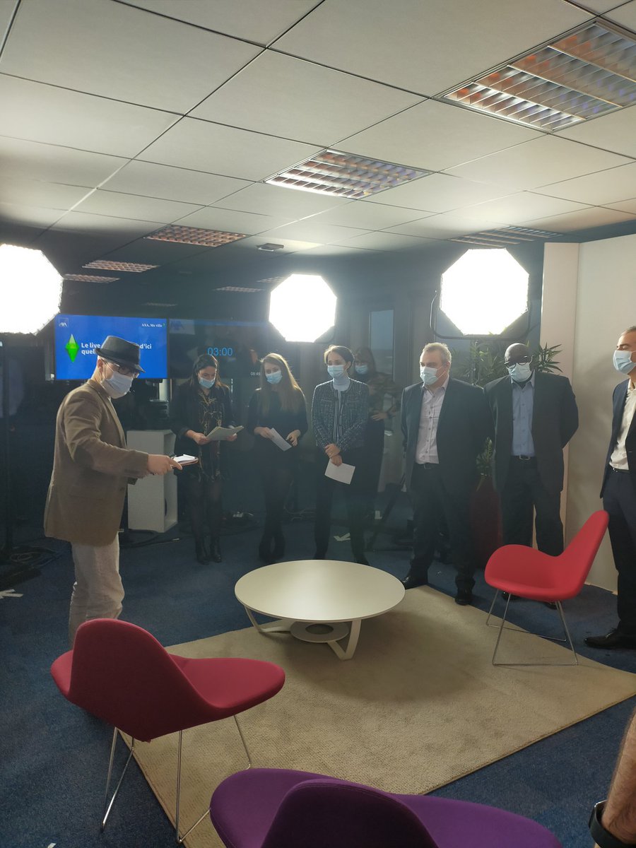 En direct des coulisses d'#AxaMaVille... heureux de vous retrouver pour notre Live en direct de Lyon ! @ben_villalva @valeriecallen <a href="/denismailfert/">Denis MAILFERT</a> <a href="/EricFuchs0/">Eric Fuchs</a> <a href="/cyrill_valls/">Cyrill Valls</a> <a href="/soveria2B/">Robert Stéphan</a>