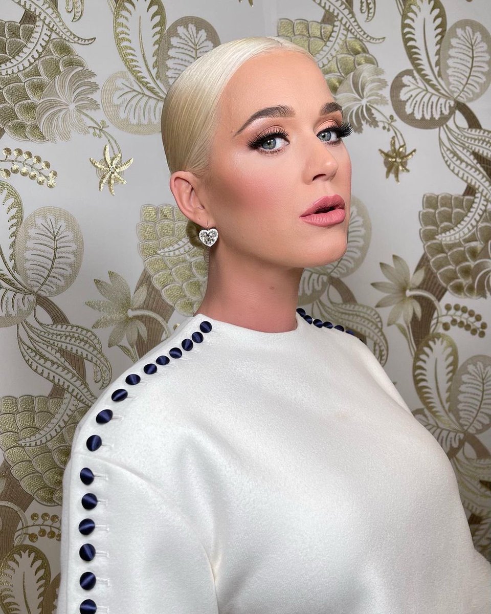 .@KatyPerry wears custom Thom Browne (@ThomBrowneNY) for the #CelebratingAmerica event in Washington, DC.