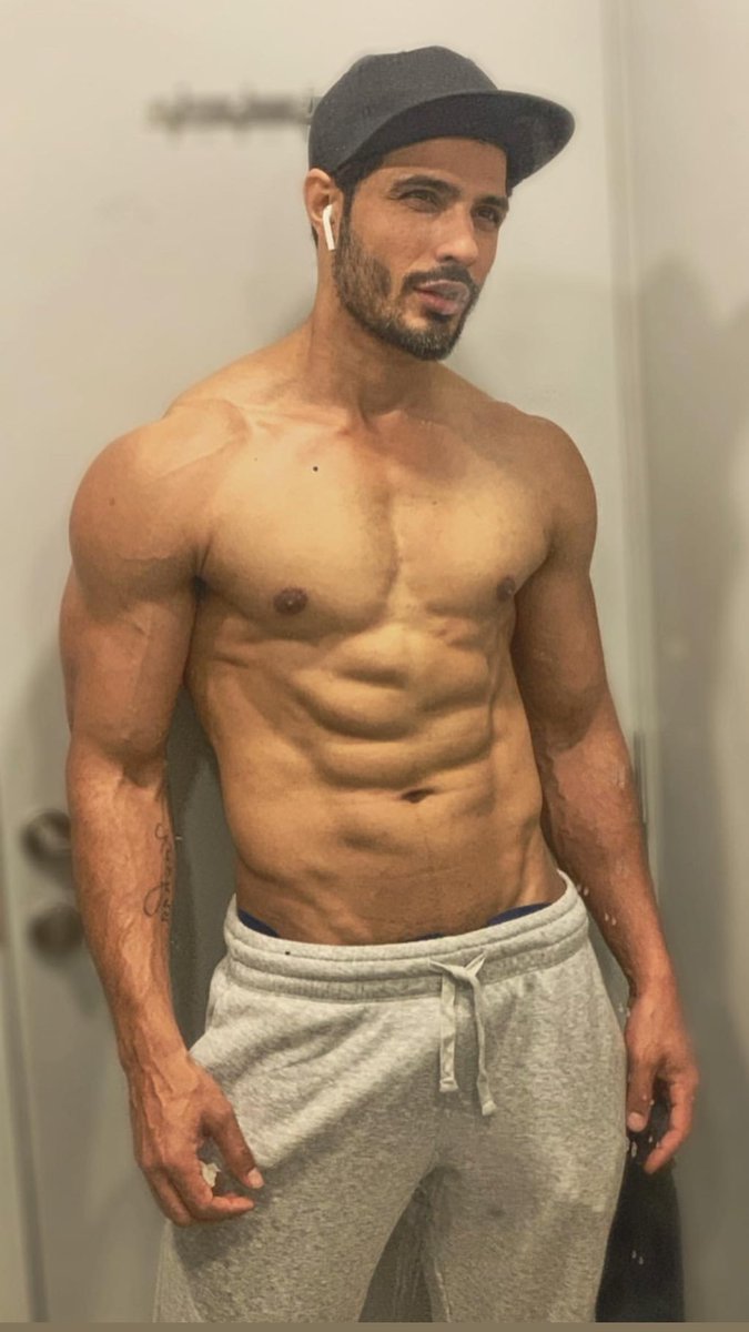 AllAboutMen4's tweet photo. Toxic eyes
With pack
Follow Us On:https://t.co/rS0skSVMGs
https://t.co/XJCy2q4CGf
#six_pack
#Hot_body
#male_model
#indian_male_model
#indian_hot_male
#sexy_boys_world https://t.co/tvBn8vKAwr