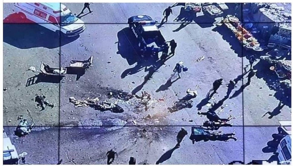 _MANAR_Z's tweet photo. أما الوطن فلا إعراب له سوى أنه جريح، ألا يوجد للحزن مدة وتنتهي صلاحيته، متى سأراه سالماً منعماً وغانماً مكرماً ، متی يعود لاحتضان شعبه بسلام وأمان لا يفنى، ألا يكفينا تعاسة...
رحم الله شهدائنا https://t.co/tePDwaIJxB