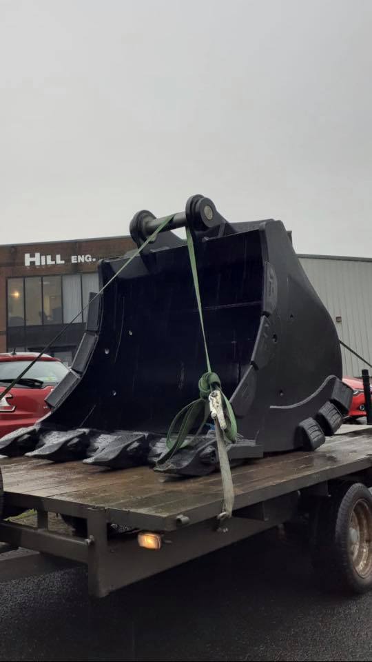 HillEngineering's tweet photo. Brick & Block Collecting their fully loaded Titan HDX Rock Bucket for their Cat 336D. No time to waste this bucket went straight to work in a local quarry. Thank you John & Team for your custom
#SimplySafe #madeinni https://t.co/6xrK5BreER